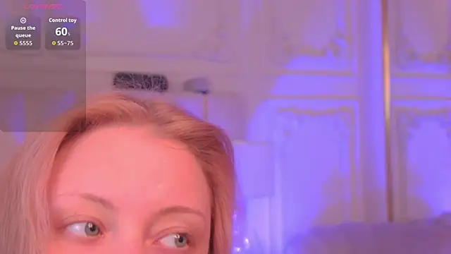 MollyHilton online show from April 4, 2026, 7:09 pm