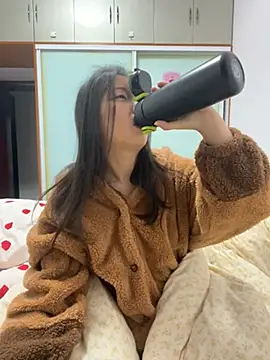 Snapshot of BIGBABYYEYE chatting on February 7, 2026, 2:58 pm BIGBABYYEYE online show from February 7, 2026, 2:58 pm