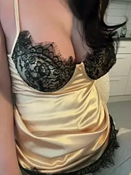 Snapshot of Sara0202 chatting on February 21, 2026, 2:30 pm Sara0202 online show from February 21, 2026, 2:30 pm