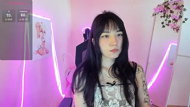 AliceeinWonderlanddd online show from July 15, 2026, 1:45 am