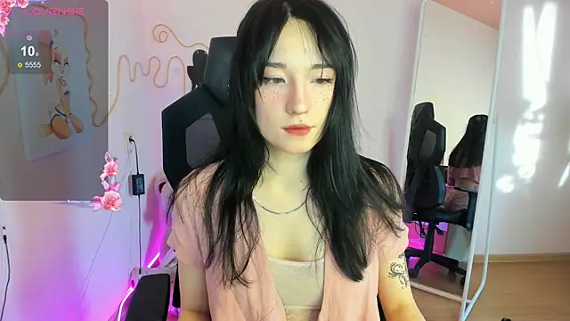 Snapshot of AliceeinWonderlanddd chatting on February 28, 2026, 2:44 am AliceeinWonderlanddd online show from February 28, 2026, 2:44 am