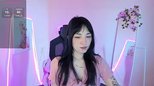 AliceeinWonderlanddd online show from July 19, 2026, 2:31 am