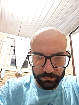 Snapshot of Robsonitj90 chatting on June 15, 2026, 8:14 am Robsonitj90 online show from June 15, 2026, 8:14 am
