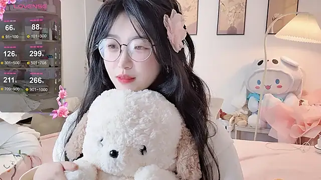 Luminous4173 online show from February 15, 2026, 8:02 am