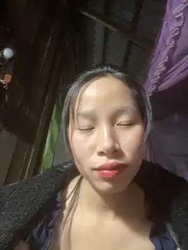 Snapshot of -Xenia_ chatting on February 6, 2026, 3:19 pm -Xenia online show from February 6, 2026, 3:19 pm