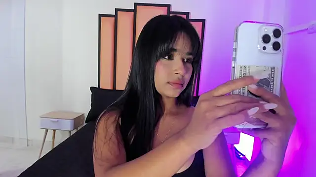Snapshot of Shirleytaylor- chatting on May 20, 2026, 12:13 pm Shirleytaylor- online show from May 20, 2026, 12:13 pm