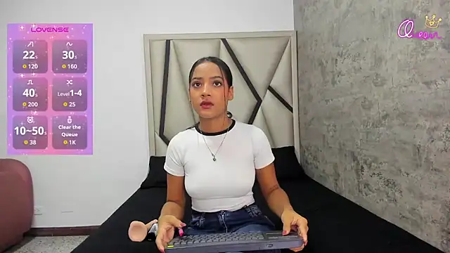 Snapshot of AyshelDoll1 chatting on February 9, 2026, 11:52 am AyshelDoll1 online show from February 9, 2026, 11:52 am