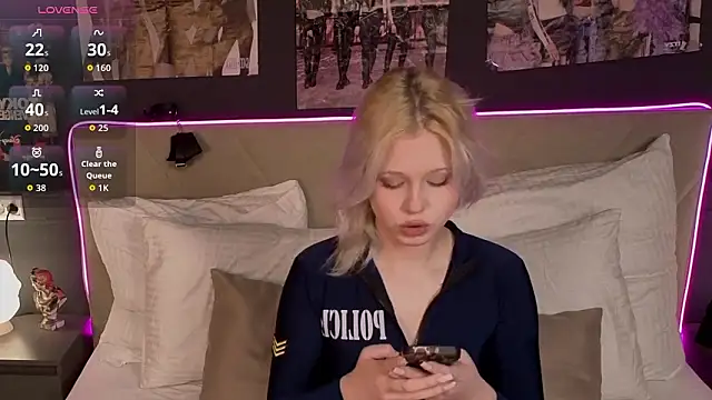 MollySoftGlow online show from March 10, 2026, 8:29 am