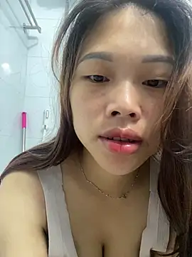 Snapshot of Emxinhka1 chatting on June 16, 2026, 11:49 pm Emxinhka1 online show from June 16, 2026, 11:49 pm