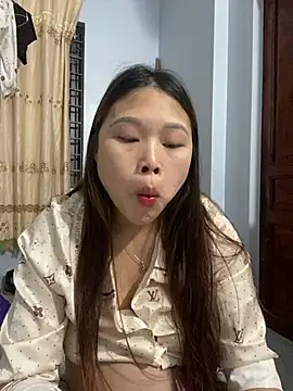 Emxinhka1 online show from April 24, 2026, 2:19 pm