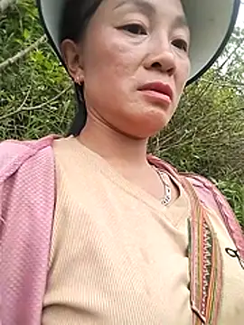 Snapshot of Neoone_1 chatting on June 11, 2026, 12:32 am Neoone 1 online show from June 11, 2026, 12:32 am