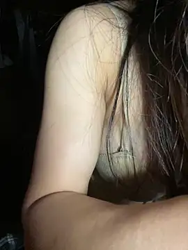 uyensexy online show from April 17, 2026, 2:31 pm