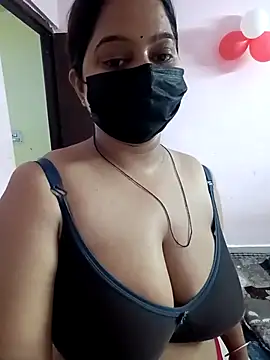 Aliya Hott online show from June 30, 2026, 4:12 am