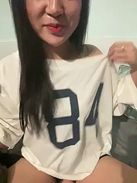 hotgirl-sexy online show from February 10, 2026, 3:44 pm