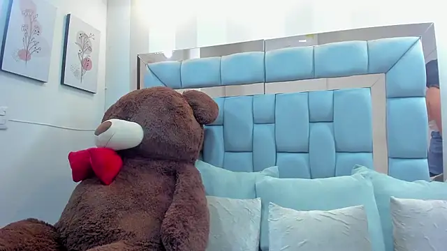 Snapshot of crystalstonee chatting on February 14, 2026, 7:58 pm crystalstonee online show from February 14, 2026, 7:58 pm