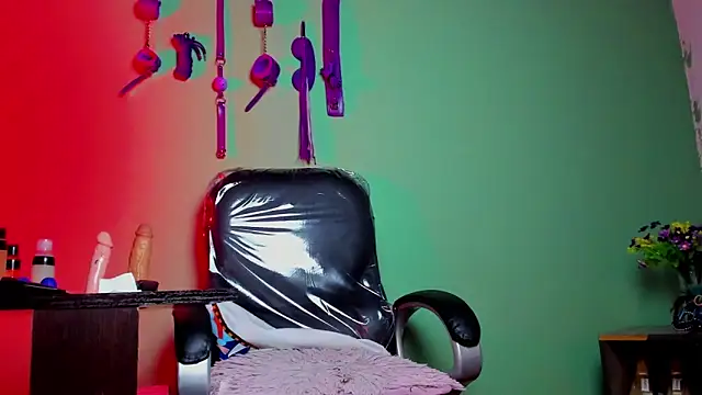 Snapshot of hazz_smith_ chatting on February 20, 2026, 5:37 pm hazz smith online show from February 20, 2026, 5:37 pm