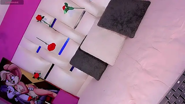 Snapshot of EmmaSweet23 chatting on February 25, 2026, 4:12 am EmmaSweet23 online show from February 25, 2026, 4:12 am