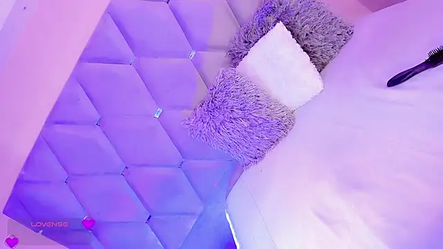 EmmaSweet23 online show from April 11, 2026, 8:23 pm