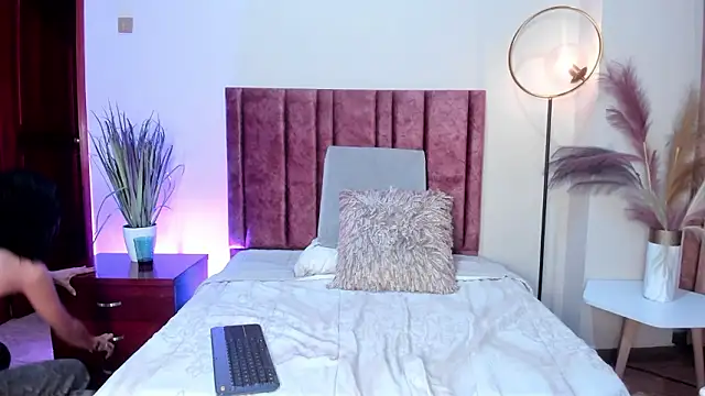 Snapshot of AylaStone chatting on February 19, 2026, 6:16 pm AylaStone online show from February 19, 2026, 6:16 pm