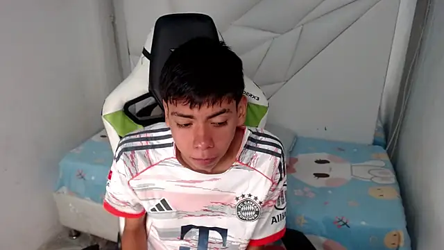 Liarr  online show from February 22, 2026, 7:59 pm