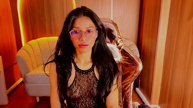 Snapshot of Alina_b_ chatting on July 27, 2026, 7:54 pm Alina b online show from July 27, 2026, 7:54 pm