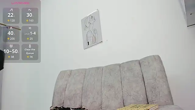 velvetluna  online show from June 4, 2026, 2:11 pm