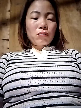 Snapshot of Ella-aa chatting on February 24, 2026, 10:10 pm Ella-aa online show from February 24, 2026, 10:10 pm