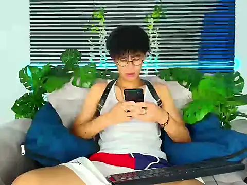 ThiiagoSaeenz online show from March 5, 2026, 4:03 pm