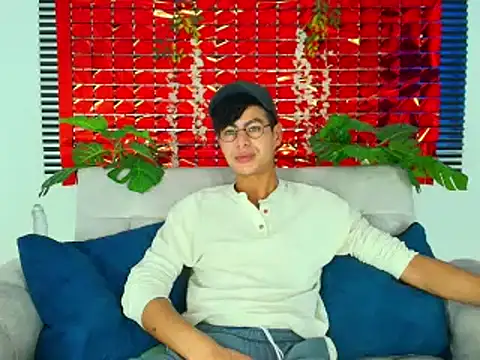 Snapshot of ThiiagoSaeenz chatting on February 12, 2026, 6:18 pm ThiiagoSaeenz online show from February 12, 2026, 6:18 pm