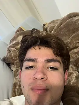 Snapshot of simon_lambert_ chatting on February 27, 2026, 11:04 pm simon lambert online show from February 27, 2026, 11:04 pm