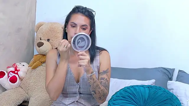 Snapshot of AndiVasquez chatting on July 9, 2026, 1:43 pm AndiVasquez online show from July 9, 2026, 1:43 pm