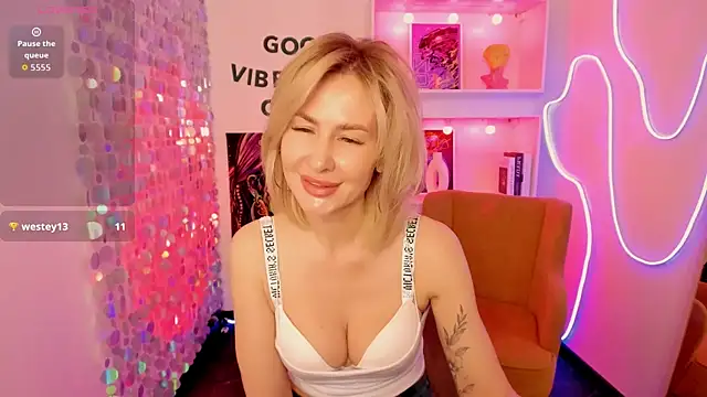 Snapshot of Madam__Isabella chatting on May 10, 2026, 6:39 am Madam Isabella online show from May 10, 2026, 6:39 am
