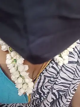 Snapshot of Madhusri_Tamil_Telugu chatting on June 9, 2026, 5:03 pm Madhusri Tamil Telugu online show from June 9, 2026, 5:03 pm