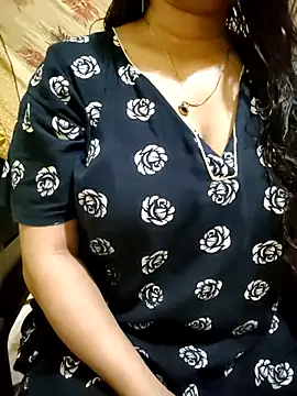 Snapshot of PARI51 chatting on July 12, 2026, 7:15 pm PARI51 online show from July 12, 2026, 7:15 pm