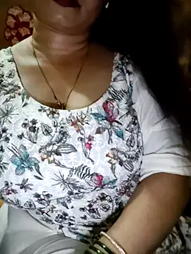 Snapshot of PARI51 chatting on July 3, 2026, 8:48 pm PARI51 online show from July 3, 2026, 8:48 pm