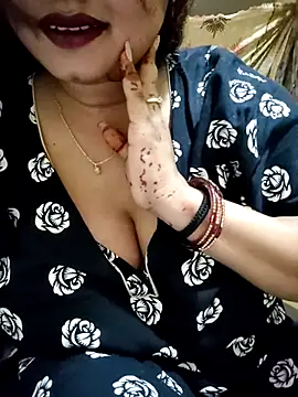 PARI51 online show from April 17, 2026, 7:38 pm