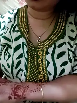 Snapshot of PARI51 chatting on July 14, 2026, 7:42 pm PARI51 online show from July 14, 2026, 7:42 pm