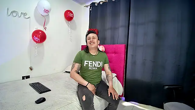 ZOEYJUAN 95 online show from February 23, 2026, 8:09 pm