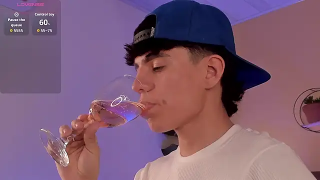 Angel eros  online show from February 21, 2026, 8:22 pm