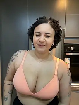 BabyChanntal online show from February 10, 2026, 1:43 pm