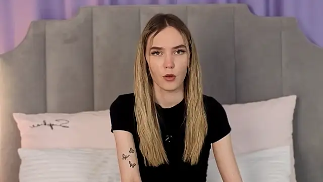 Snapshot of NikkiRyx chatting on May 17, 2026, 4:18 pm NikkiRyx online show from May 17, 2026, 4:18 pm