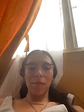 Snapshot of MayteLove chatting on February 4, 2026, 10:05 pm MayteLove online show from February 4, 2026, 10:05 pm