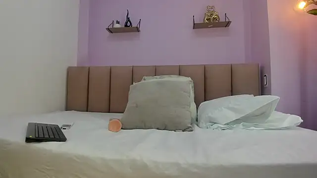 sam doll  online show from March 6, 2026, 7:31 pm