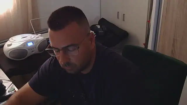 Snapshot of VanillaTime78-Jorge chatting on July 6, 2026, 2:35 pm VanillaTime78-Jorge online show from July 6, 2026, 2:35 pm