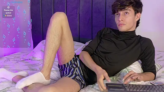 Snapshot of axxxel_twink chatting on June 22, 2026, 3:25 am axxxel twink online show from June 22, 2026, 3:25 am