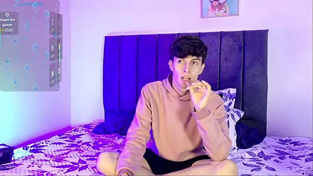 Snapshot of axxxel_twink chatting on June 7, 2026, 2:50 am axxxel twink online show from June 7, 2026, 2:50 am
