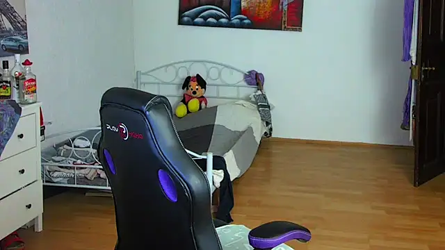 Sylly online show from December 14, 2025, 8:53 am