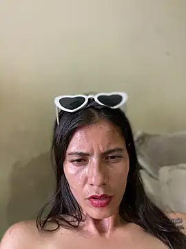 Snapshot of Esperanza_GS chatting on July 16, 2026, 10:18 pm Esperanza GS online show from July 16, 2026, 10:18 pm