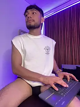 Snapshot of DylanC_ chatting on February 18, 2026, 7:06 am DylanC online show from February 18, 2026, 7:06 am