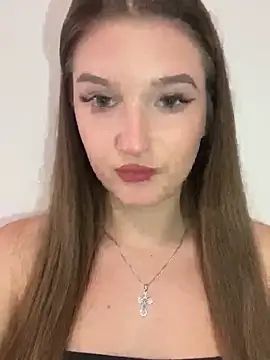 Green eyes lady online show from July 4, 2026, 3:49 pm